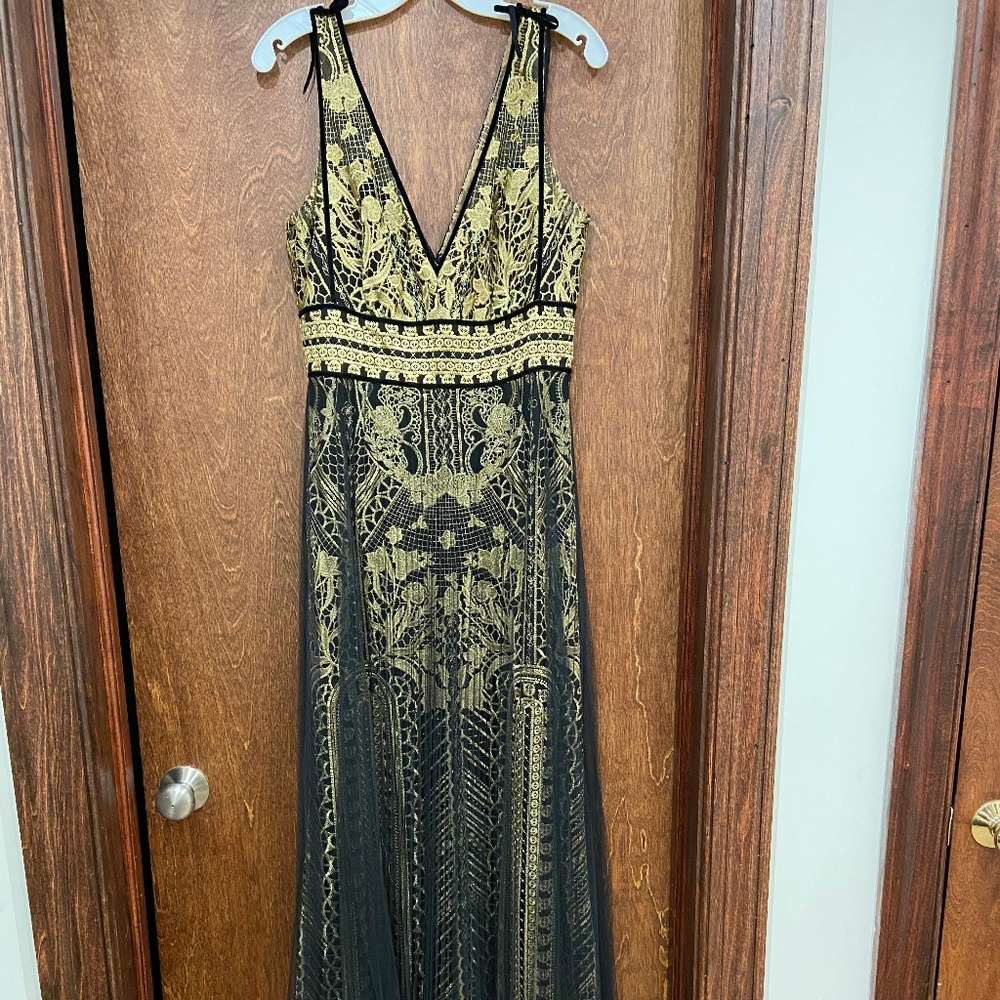 Dress/gown
